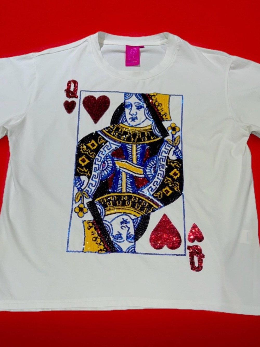 QUEEN OF SPARKLES White Queen of Hearts Sequin Tee